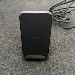 Wireless iphone and airpods charger